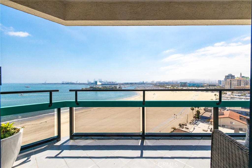 1310 E Ocean Boulevard 1403