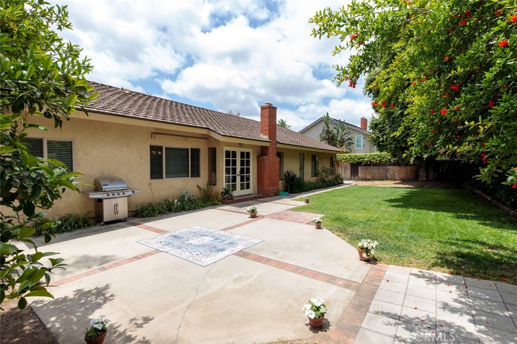 6305 E Mabury Avenue