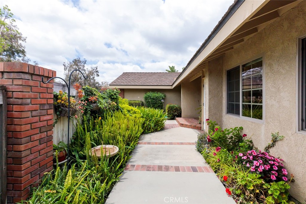 6305 E Mabury Avenue