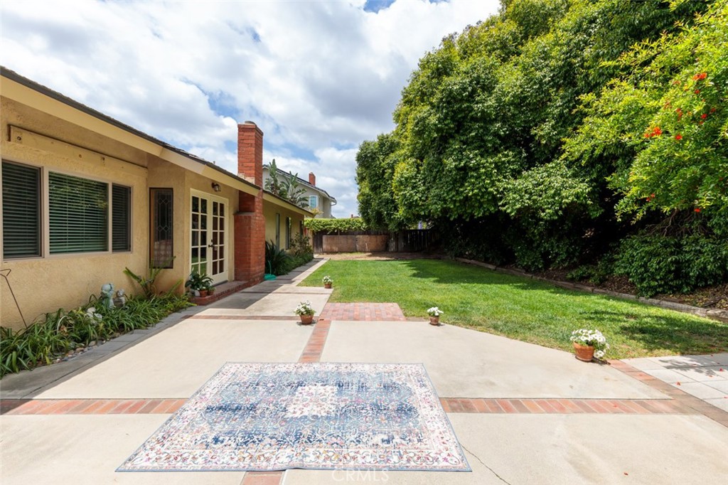 6305 E Mabury Avenue