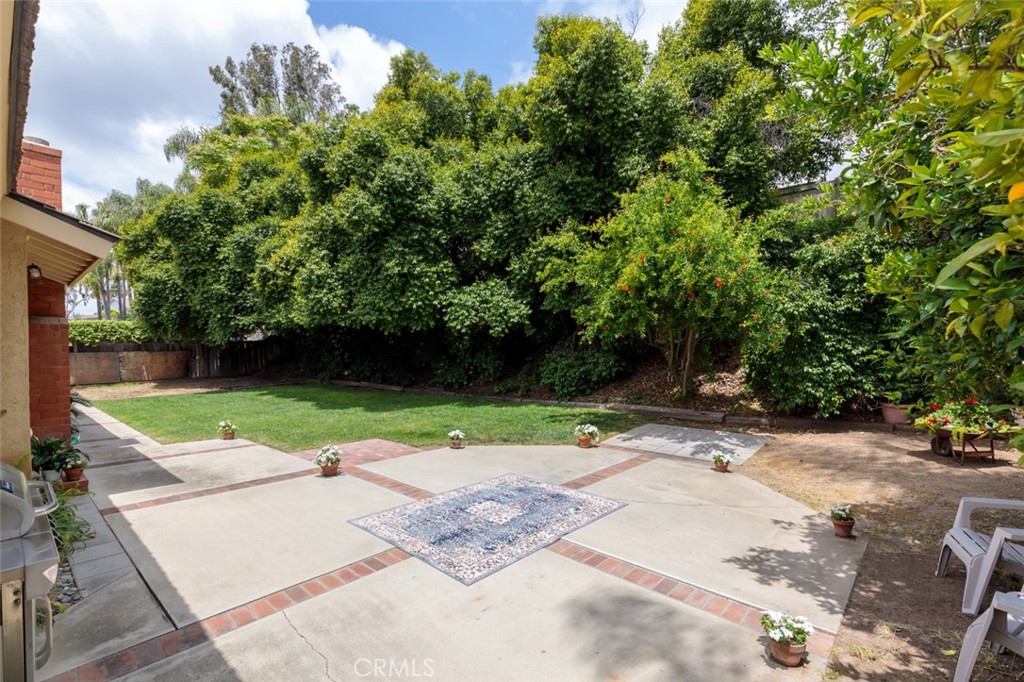 6305 E Mabury Avenue