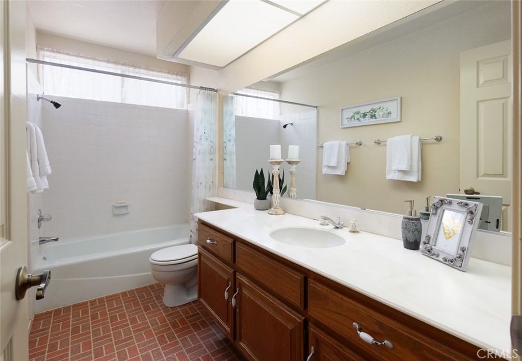 6305 E Mabury Avenue