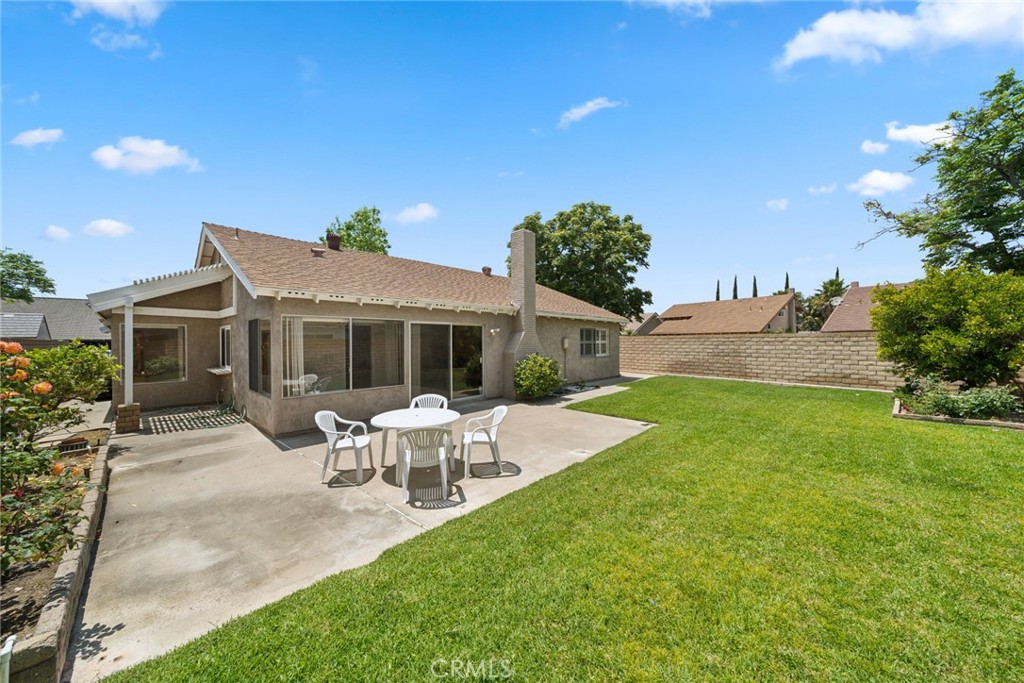 290 N Avenida Segovia