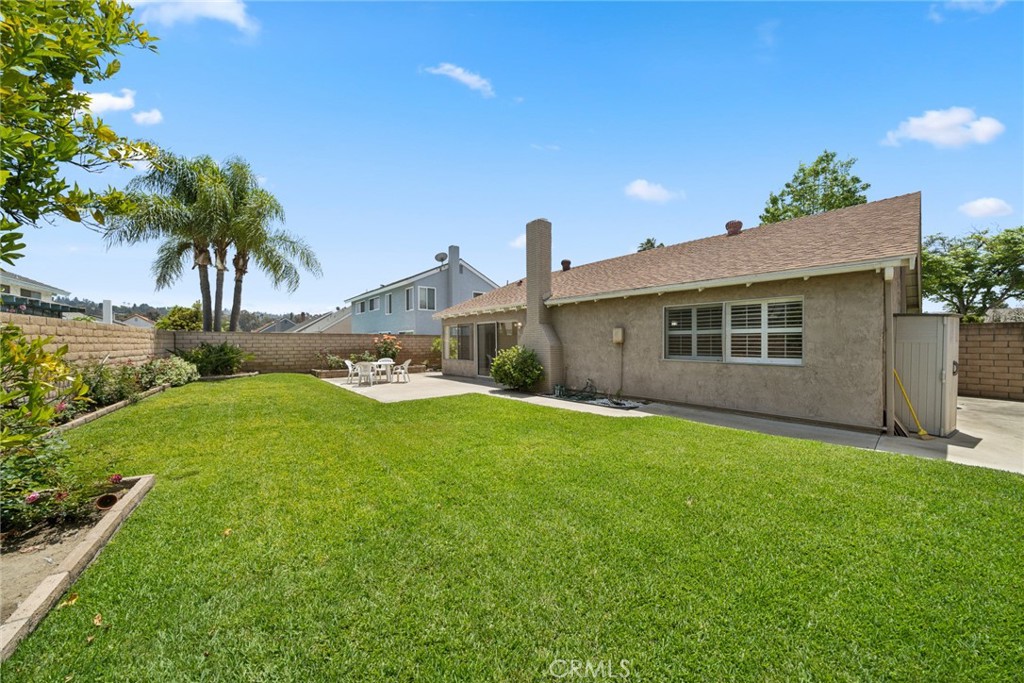 290 N Avenida Segovia