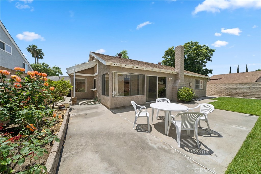 290 N Avenida Segovia