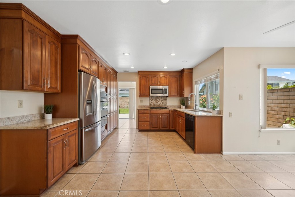 290 N Avenida Segovia