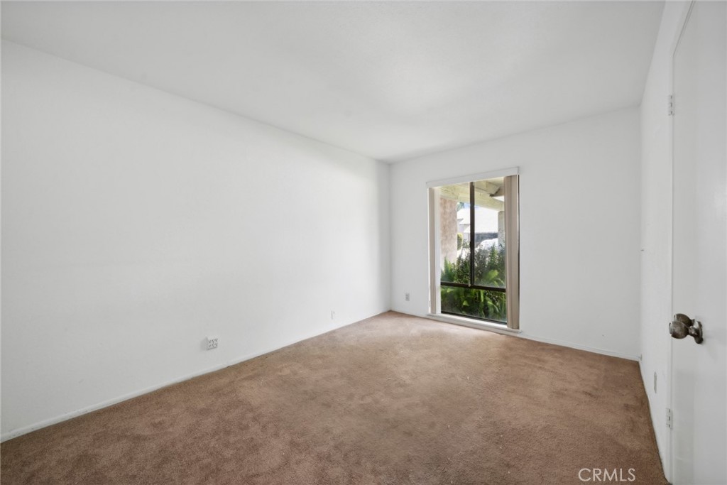 290 N Avenida Segovia