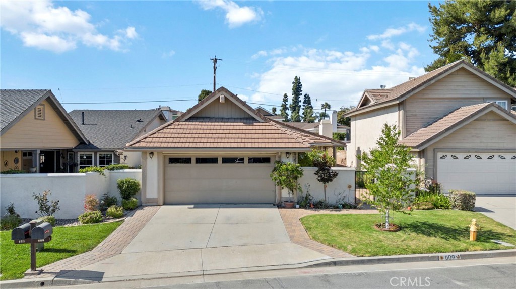 609 W Palm Drive