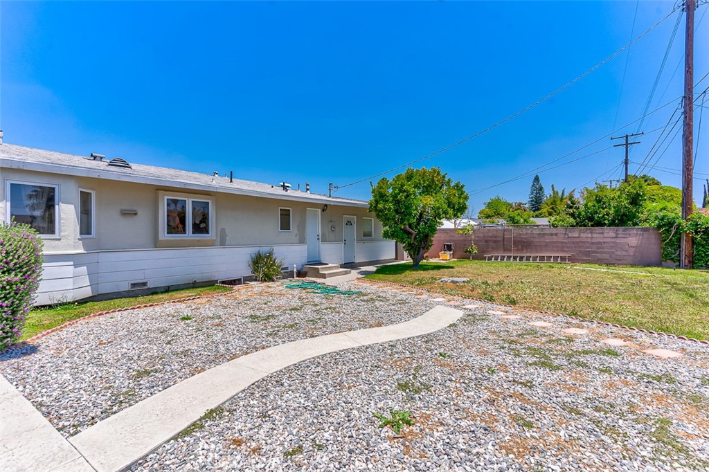 1640 W Cerritos Avenue