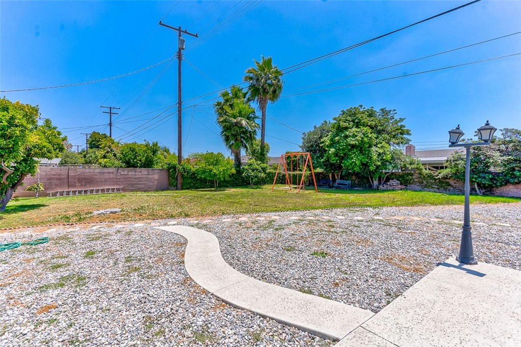 1640 W Cerritos Avenue