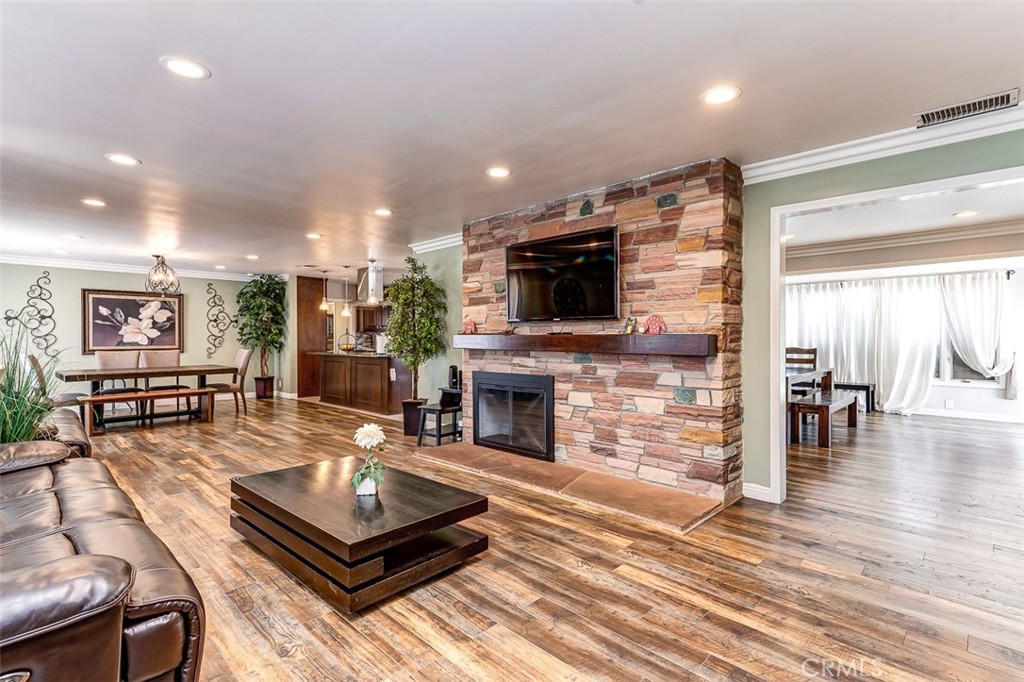 1640 W Cerritos Avenue