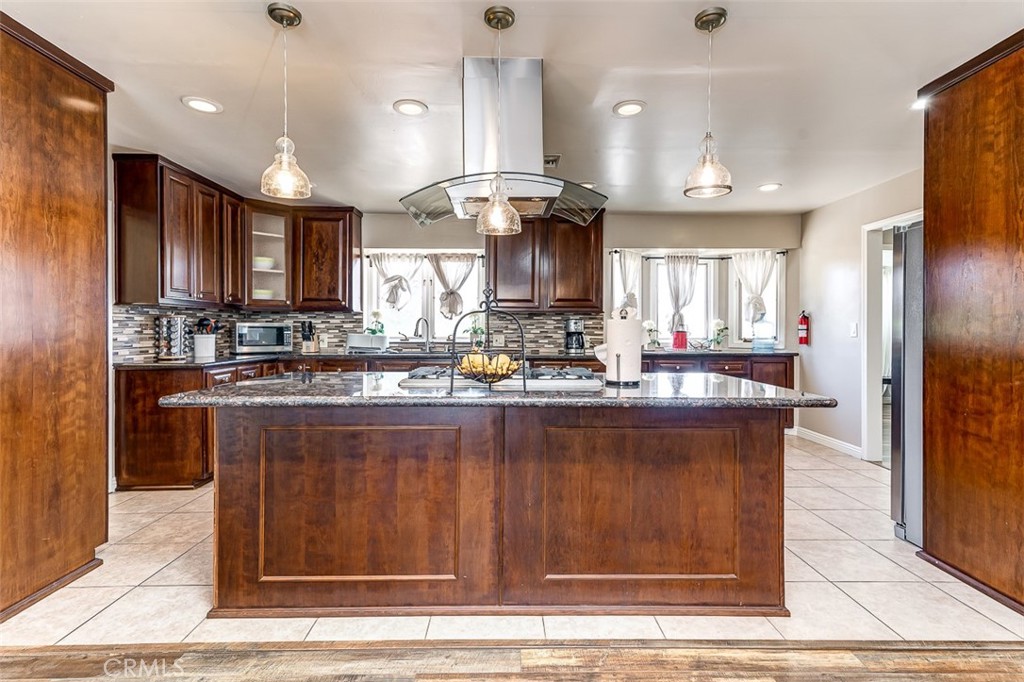 1640 W Cerritos Avenue