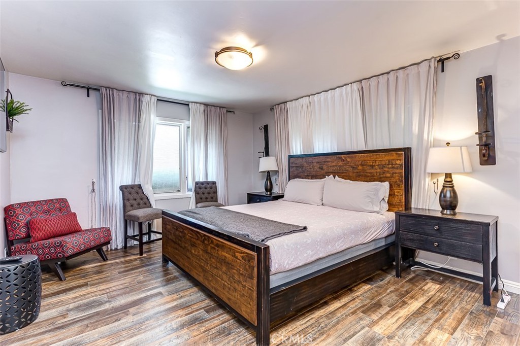 1640 W Cerritos Avenue