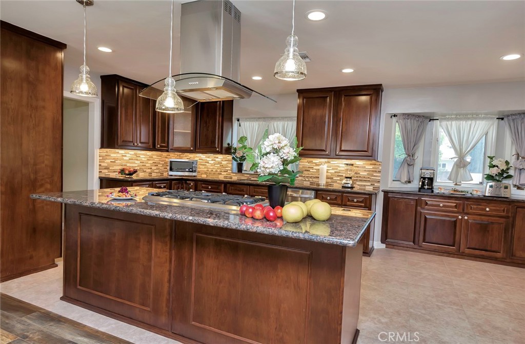 1640 W Cerritos Avenue