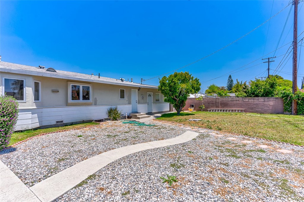 1640 W Cerritos Avenue