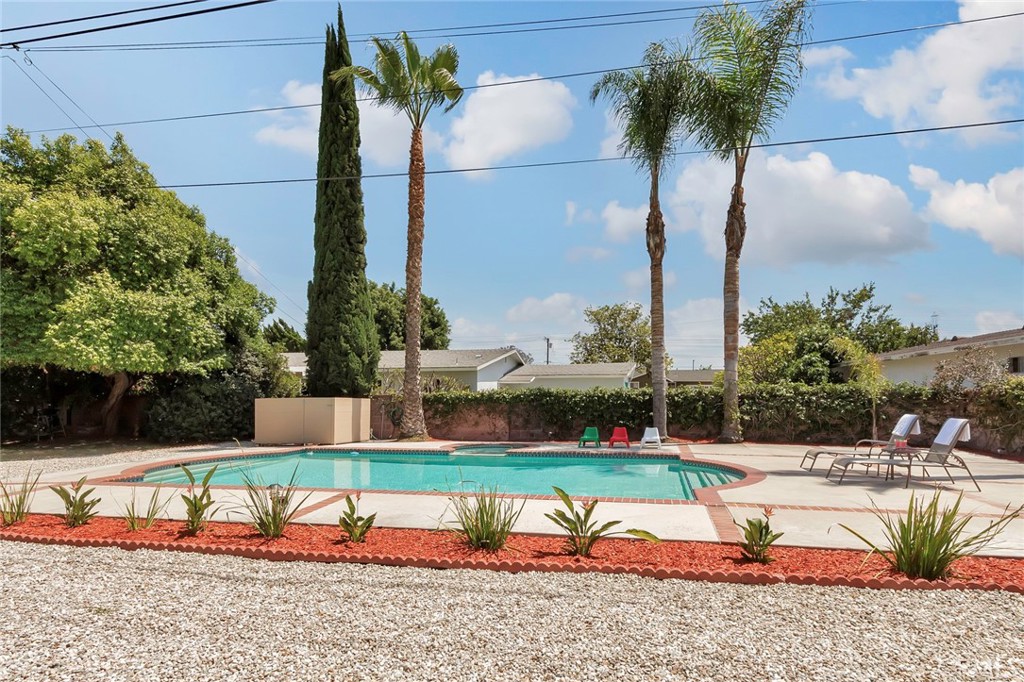 1640 W Cerritos Avenue