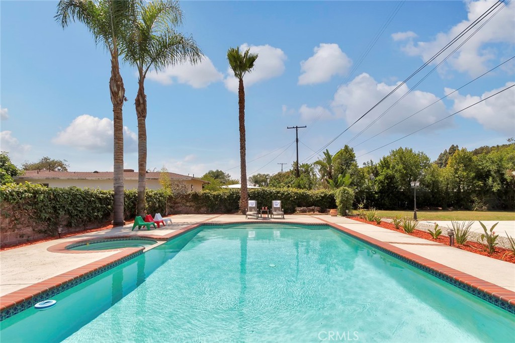 1640 W Cerritos Avenue