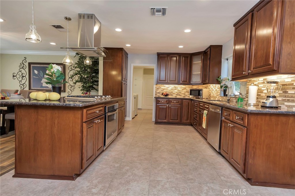 1640 W Cerritos Avenue