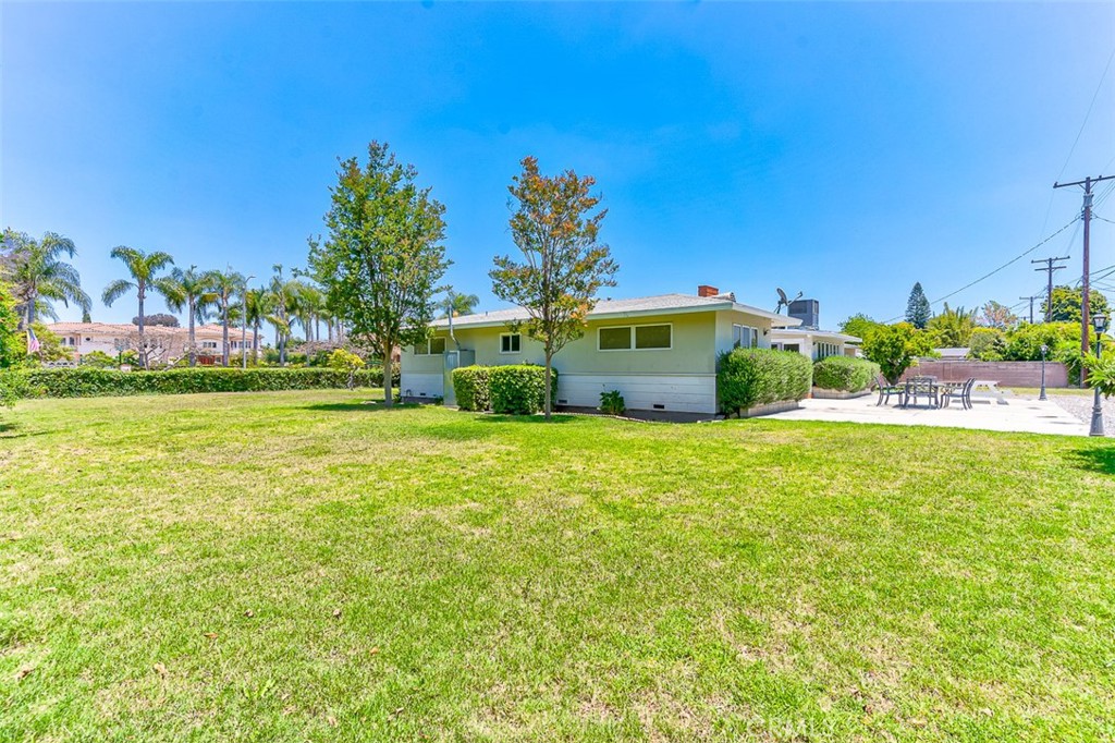 1640 W Cerritos Avenue