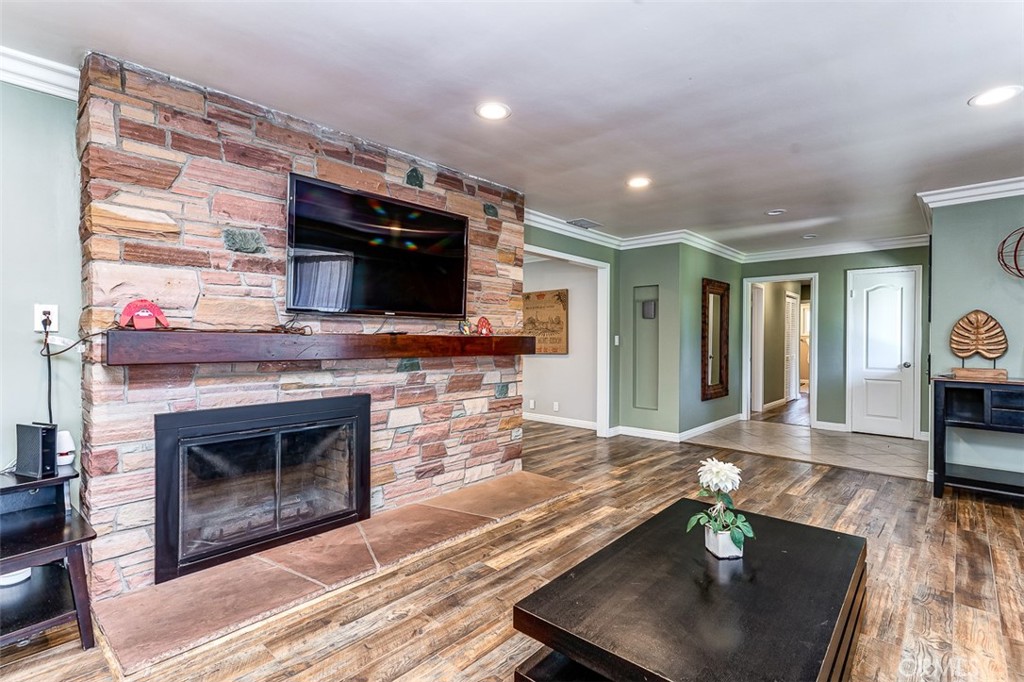 1640 W Cerritos Avenue