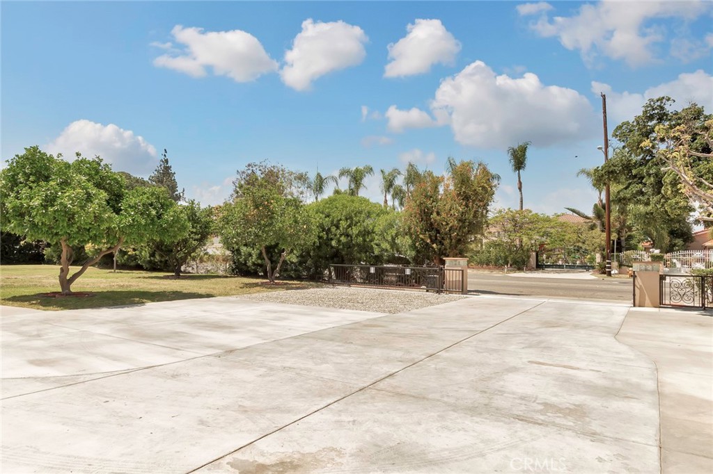 1640 W Cerritos Avenue