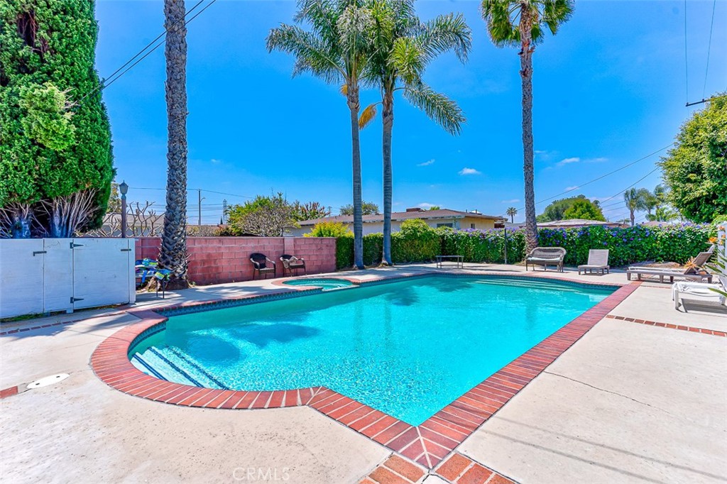 1640 W Cerritos Avenue