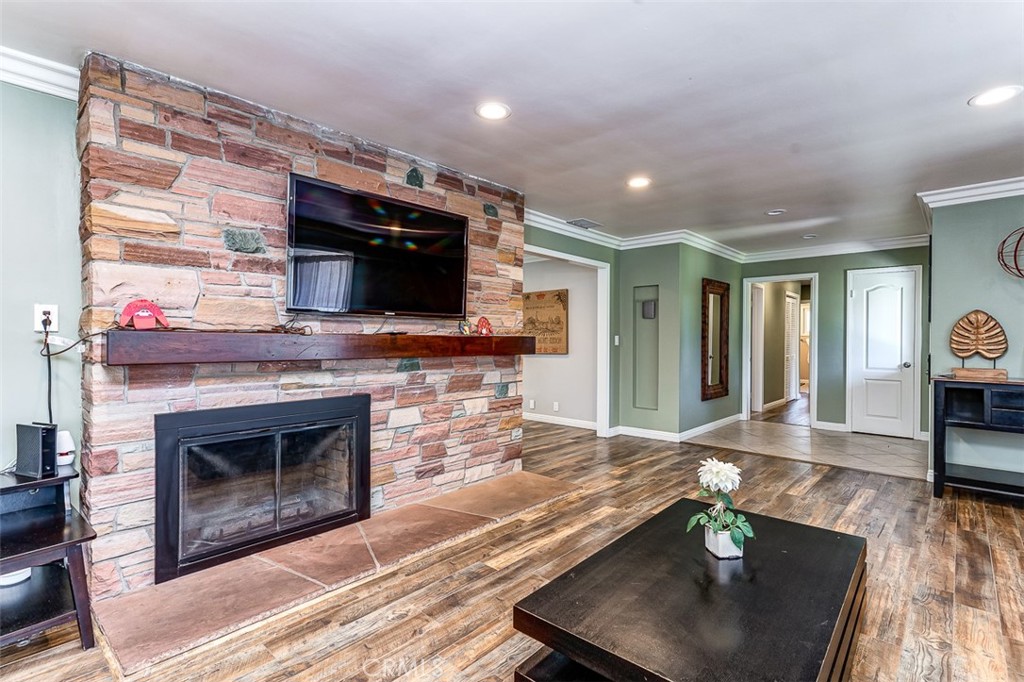 1640 W Cerritos Avenue