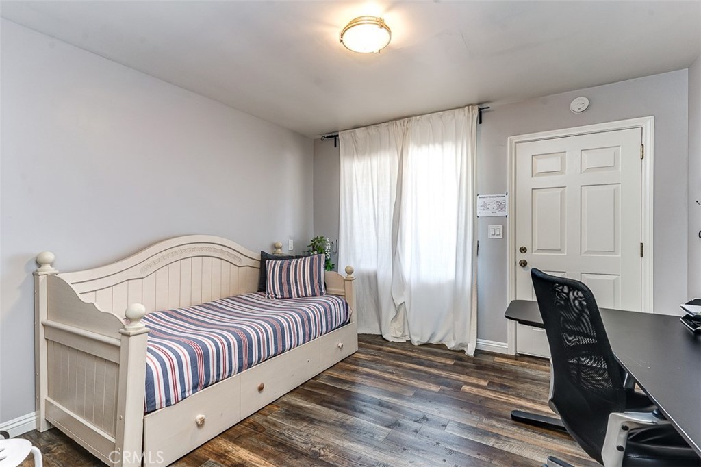 1640 W Cerritos Avenue