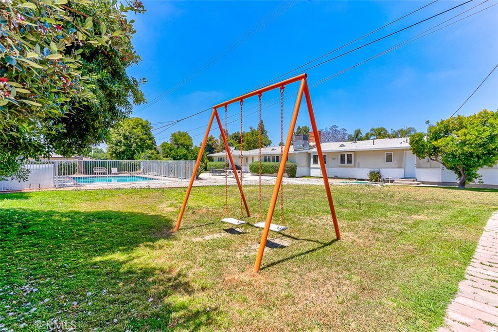 1640 W Cerritos Avenue