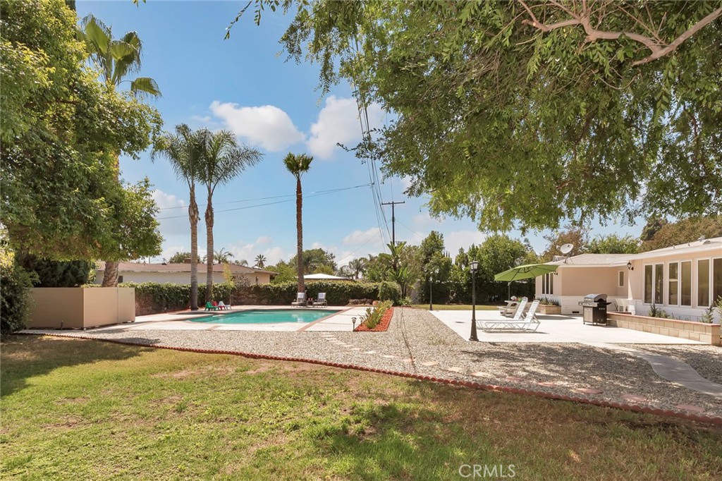 1640 W Cerritos Avenue