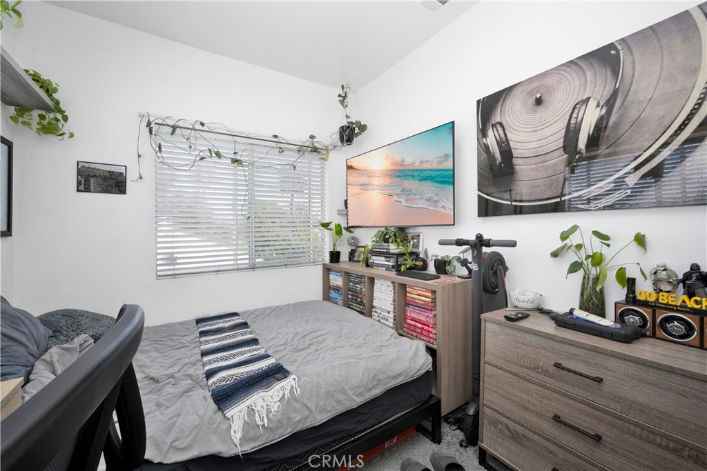 2827 E Spaulding Street