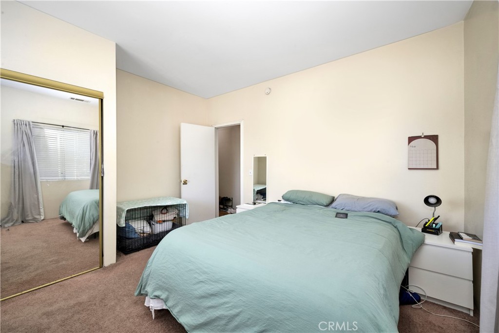 2827 E Spaulding Street