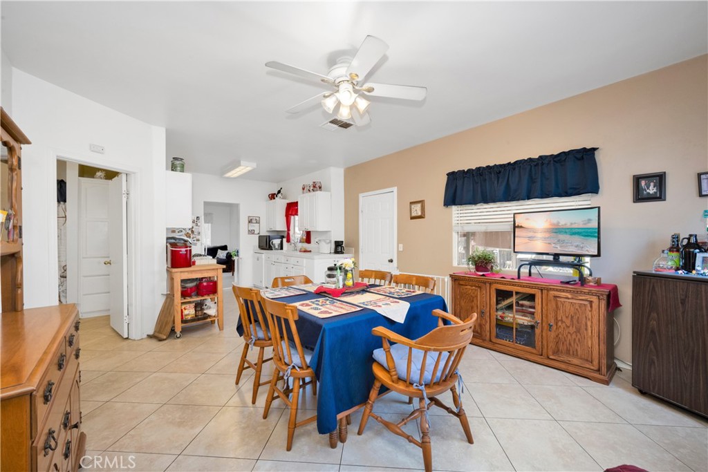 2827 E Spaulding Street