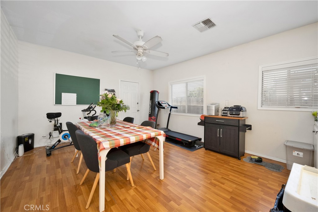 2827 E Spaulding Street