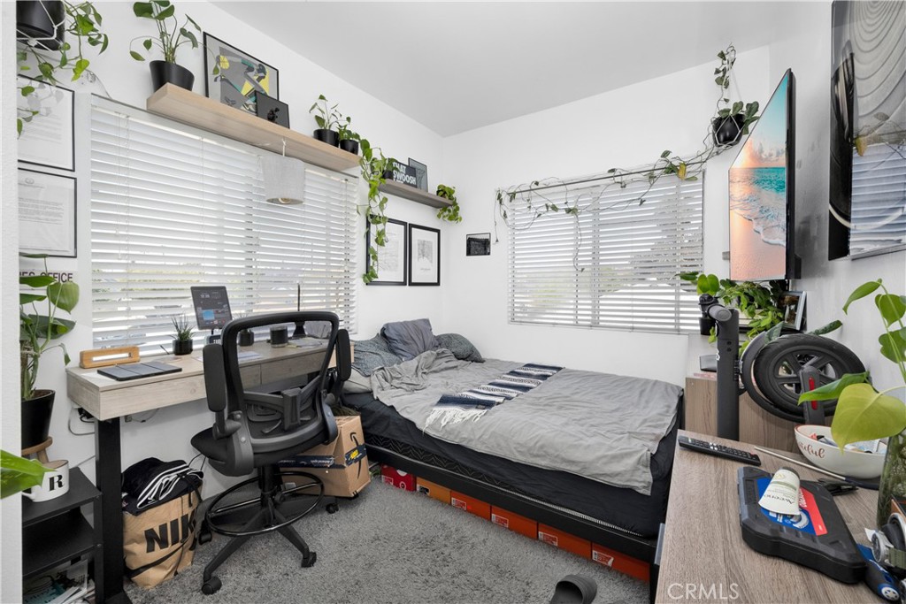 2827 E Spaulding Street