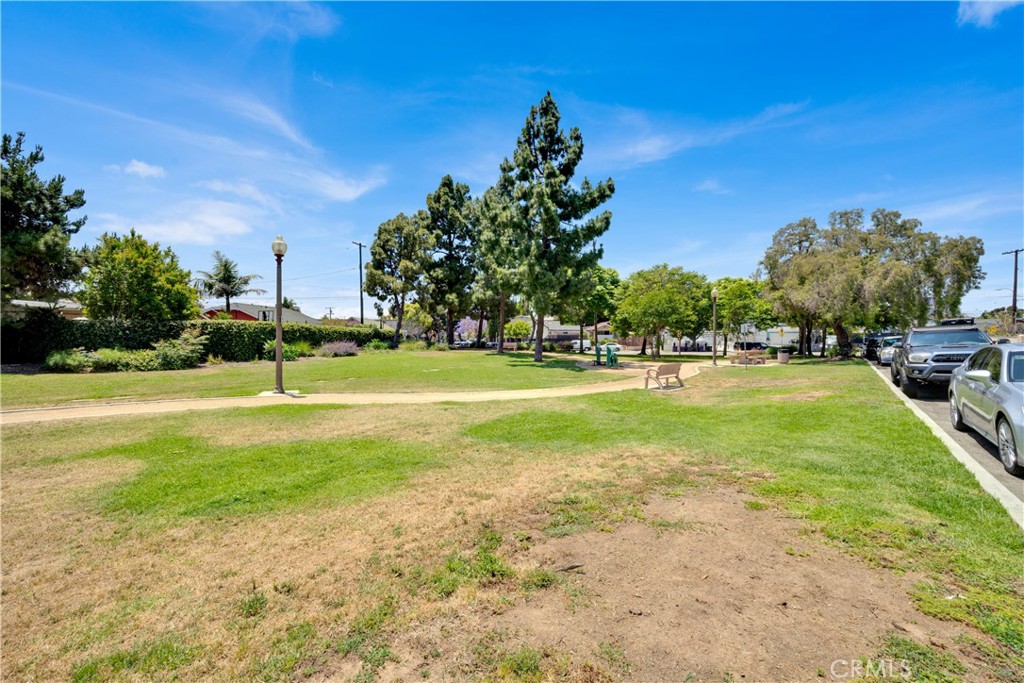 2827 E Spaulding Street