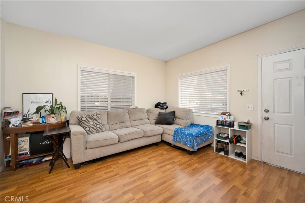 2827 E Spaulding Street