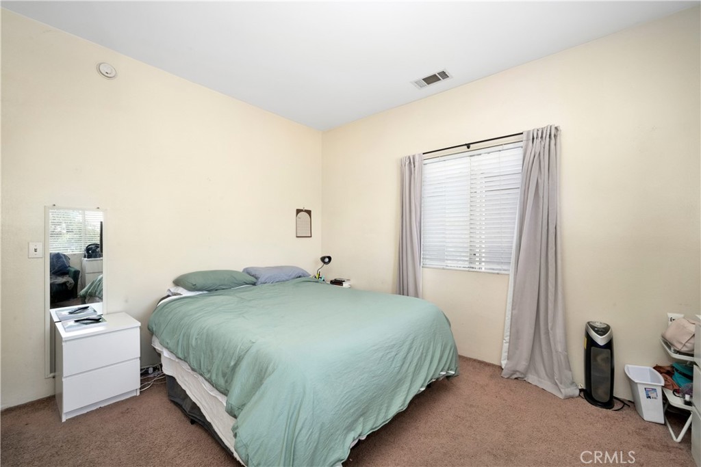 2827 E Spaulding Street