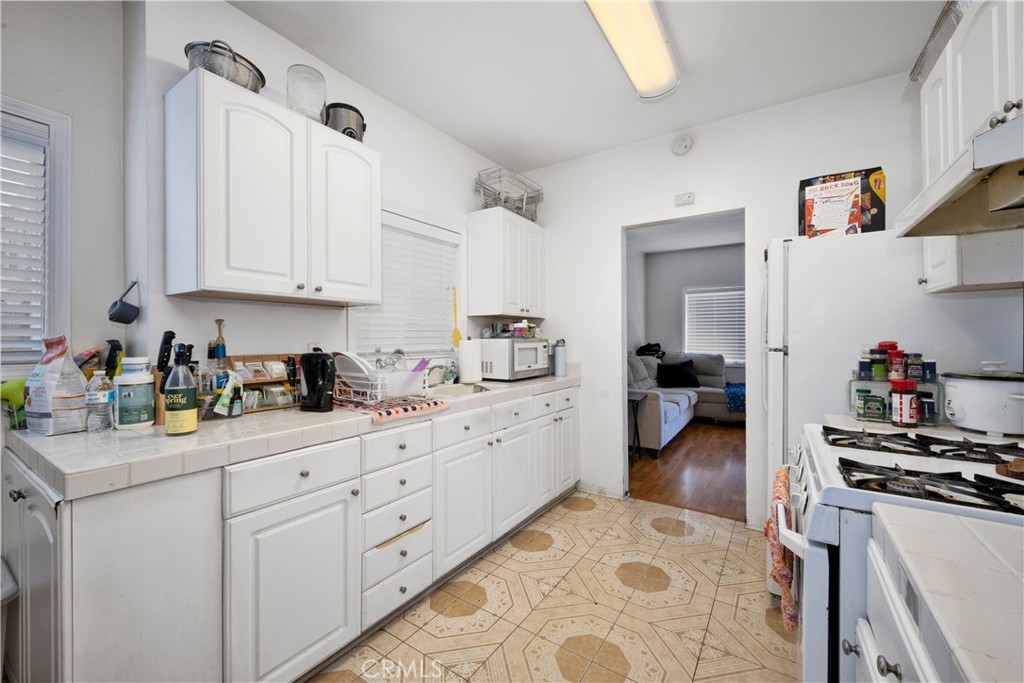 2827 E Spaulding Street