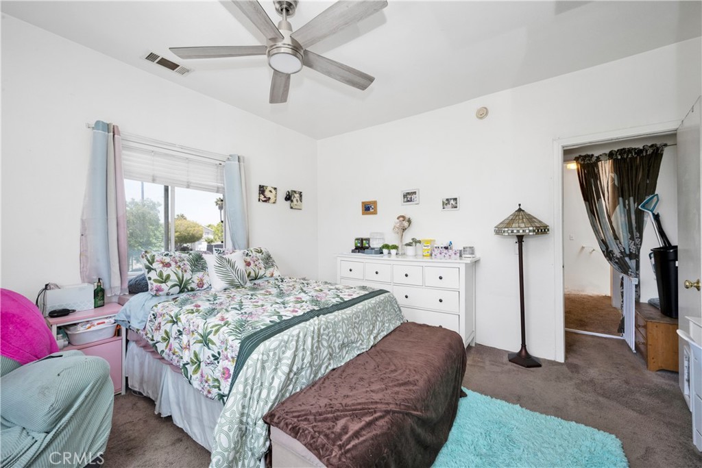 2827 E Spaulding Street