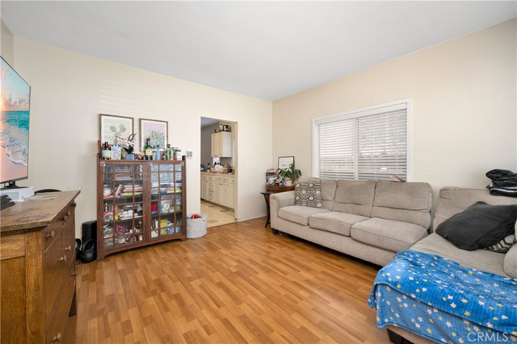 2827 E Spaulding Street