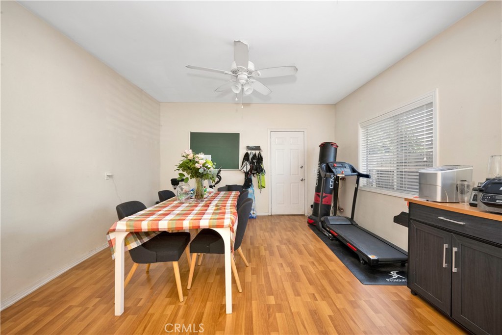 2827 E Spaulding Street