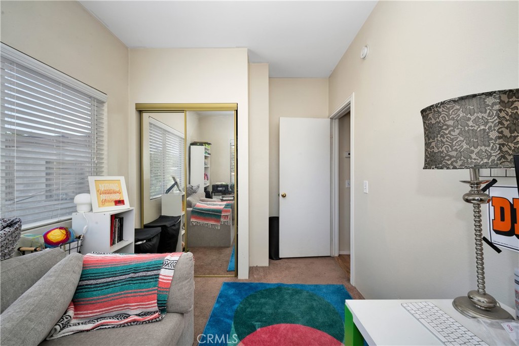 2827 E Spaulding Street