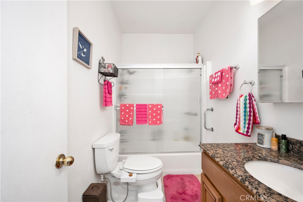 2827 E Spaulding Street