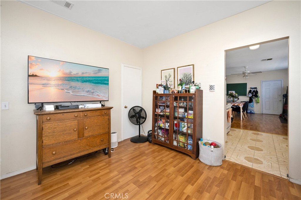 2827 E Spaulding Street