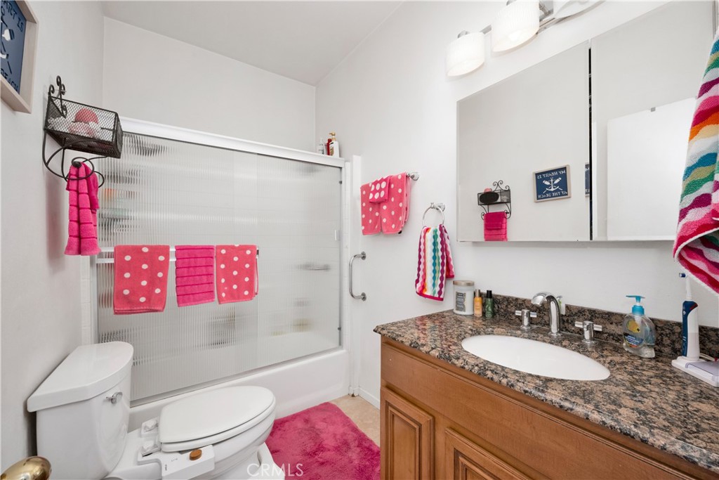 2827 E Spaulding Street