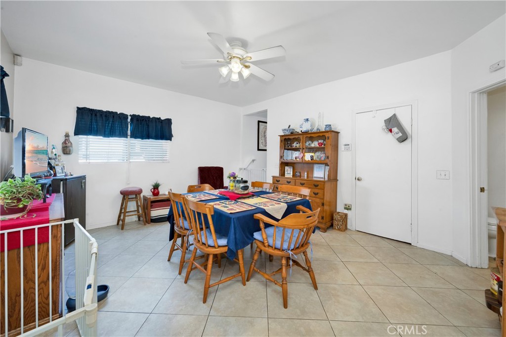 2827 E Spaulding Street