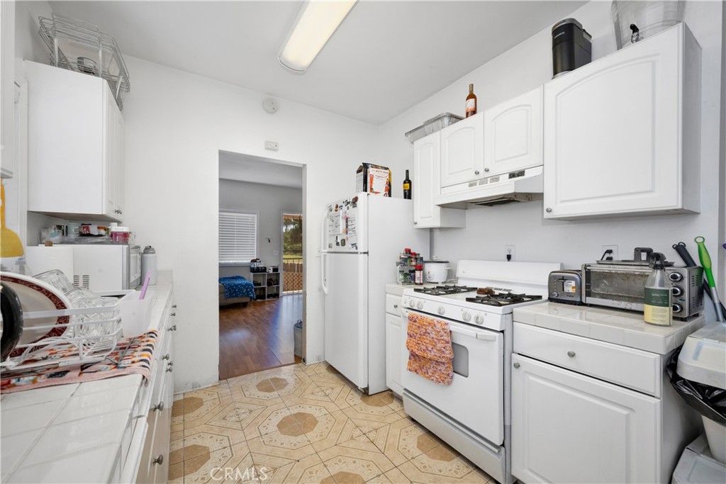 2827 E Spaulding Street