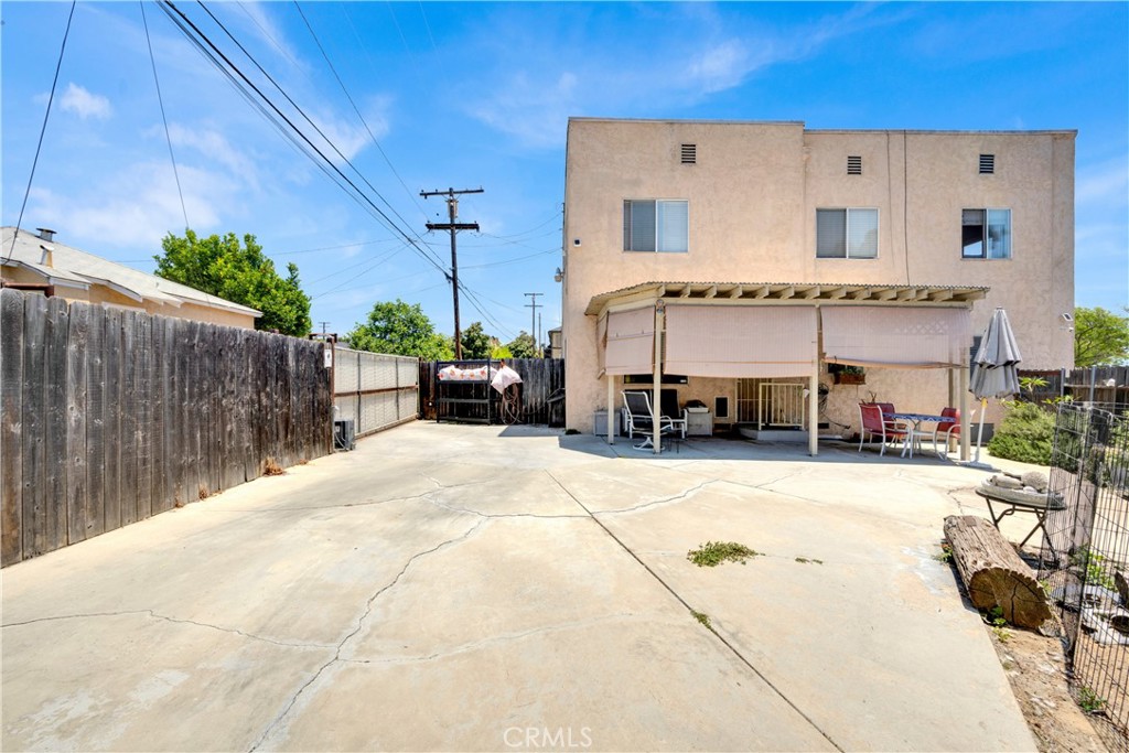 2827 E Spaulding Street