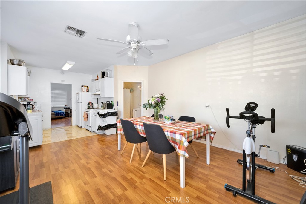 2827 E Spaulding Street